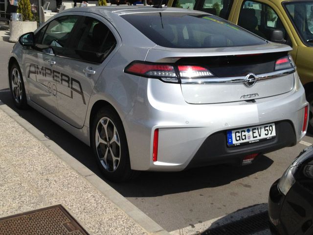 1480478-OpelcaNaBatarije.jpg