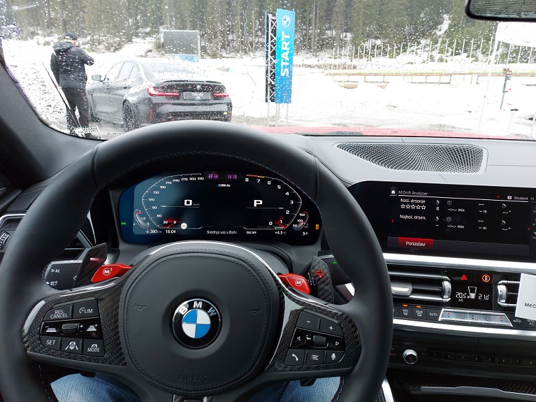 BMW_M4_Competition_Cockpit.jpg