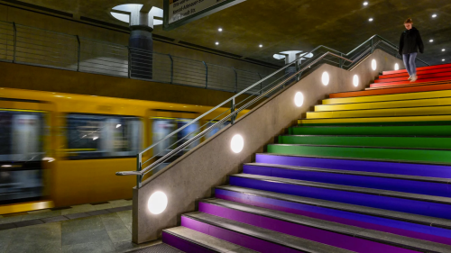 bundestag subway station.png
