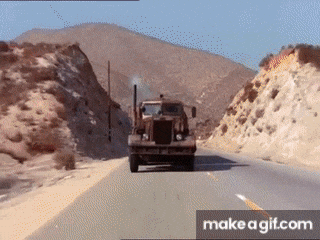 Duel_de_Steven_Spielberg_avec_Dennis_Weaver_Bande_annonce-ezgif.com-optimize.gif