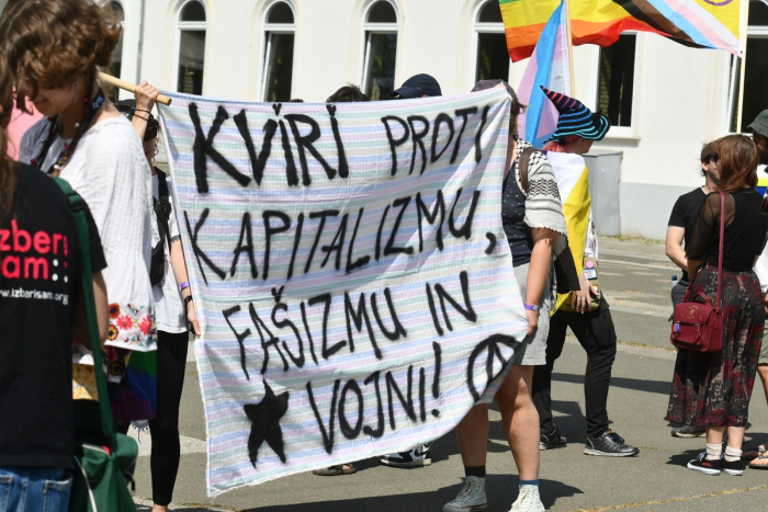 kviri proti kapitalizmu.png