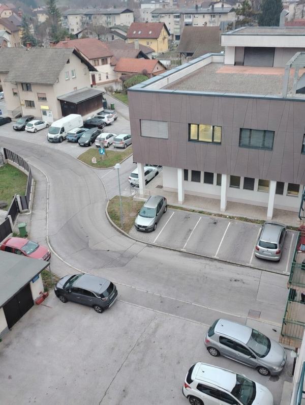 parkirisce prazno.png