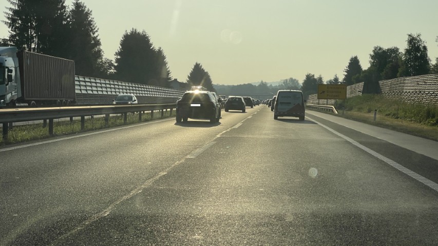 Varnostna razdalja.jpg